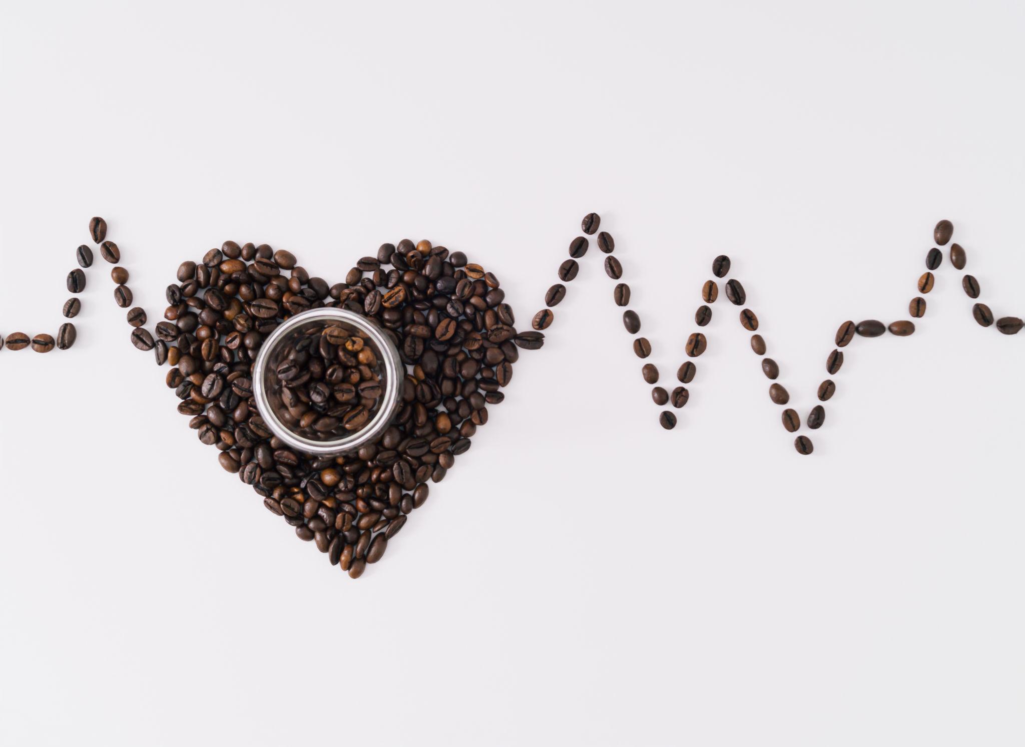 Clicca per accedere all'articolo Gli effetti del consumo di caffè sulla salute cardiovascolare